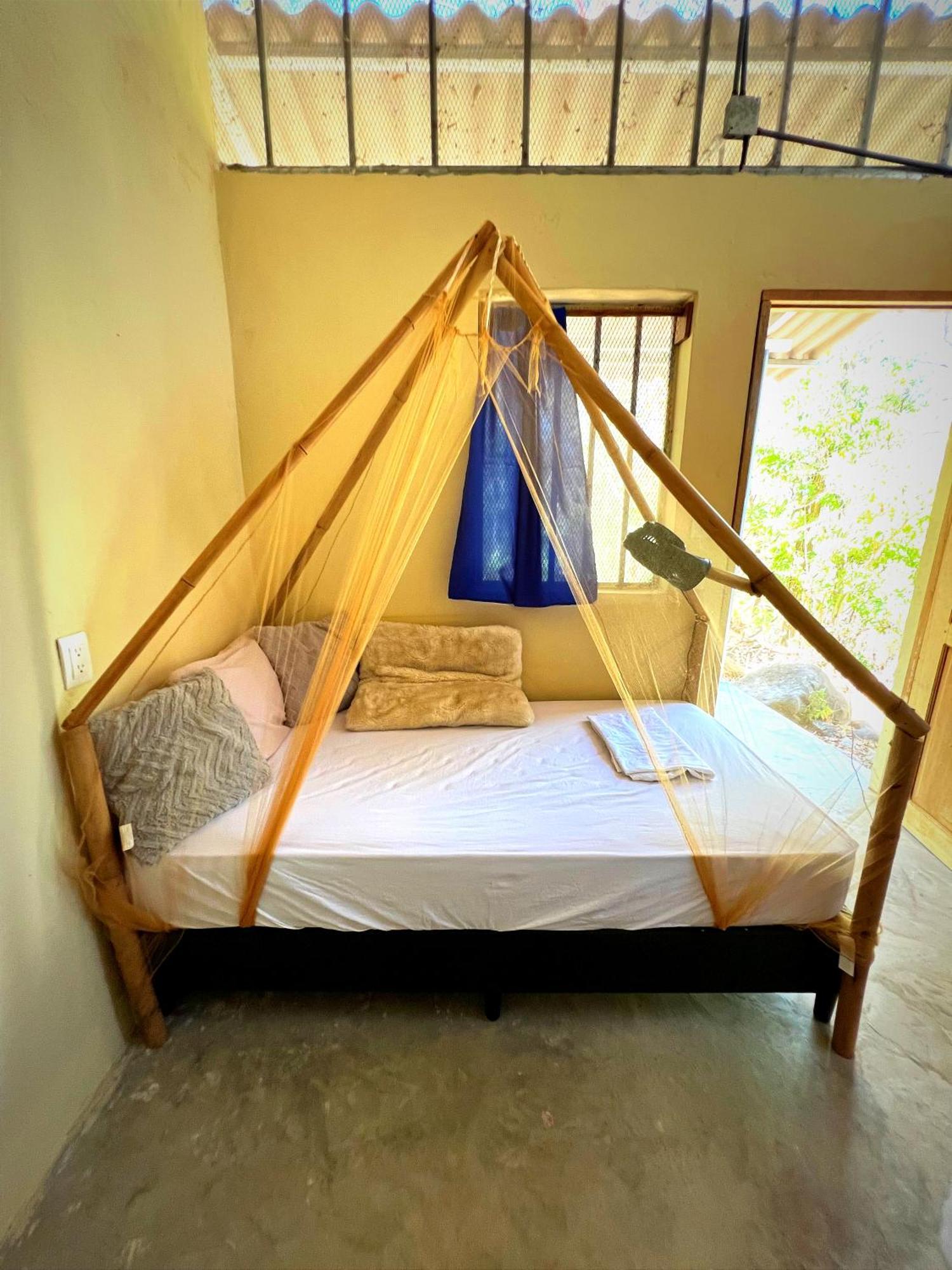 Albergue Raindance Santa Cruz Exterior foto